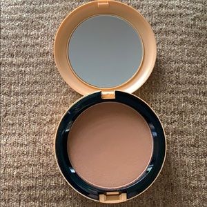 Mac Bronzing Powder in Refined Golden
